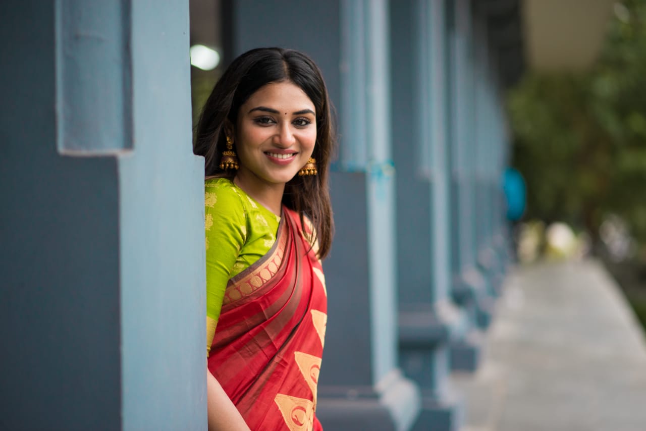 Actress Indhuja Latest Stills!