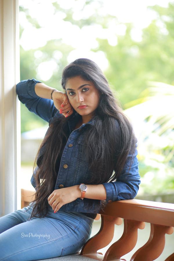 Actor AnithraNair ‘Pollatha ulagil bayangara game’!