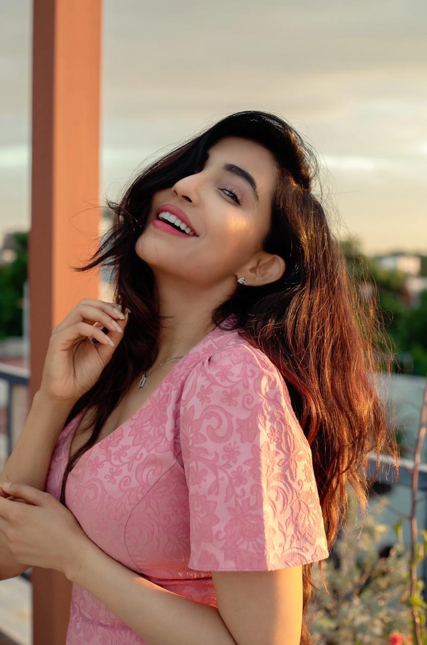 Actor Parvati looks pretty in pink!