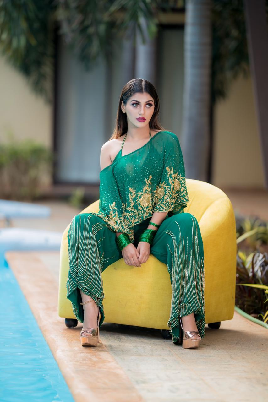 Actor Yashika Aannand Latest Images!