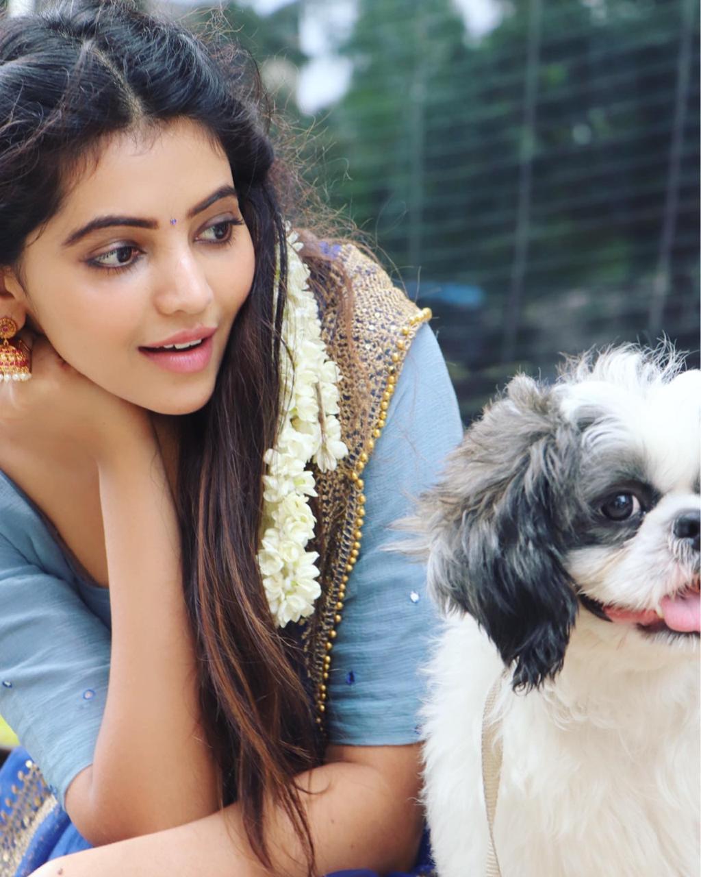 Actor Athulya Ravi Latest Images!