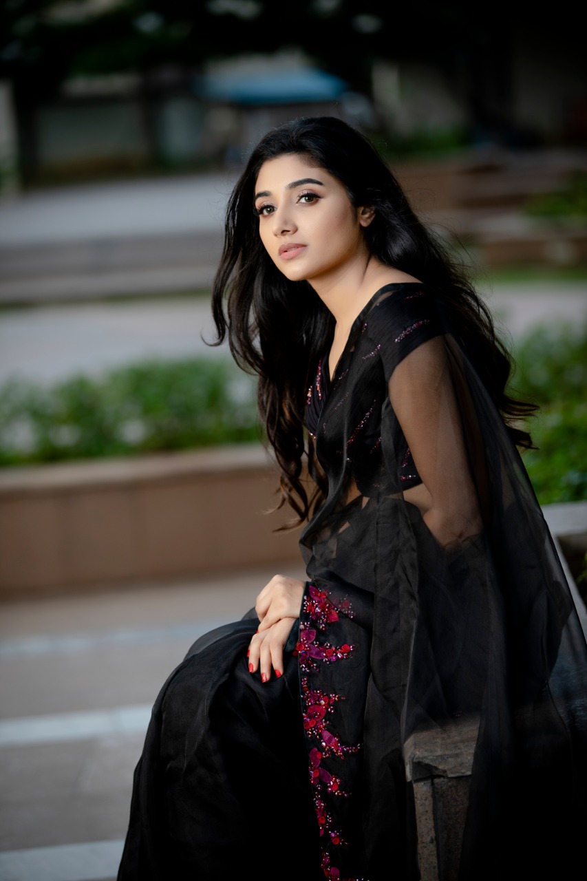 Actor Mirnaa Images!