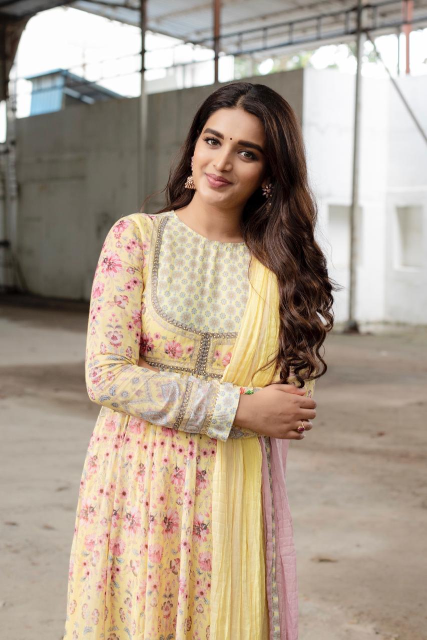 Actor Nidhhi Agerwal Images!