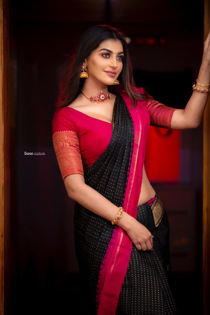 Actor Yashika Aannand Latest Images!