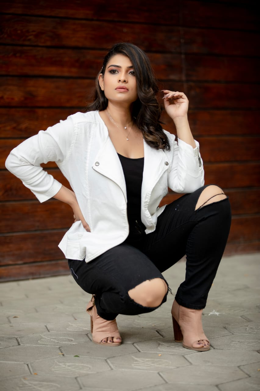 Actor Maheswari Images!