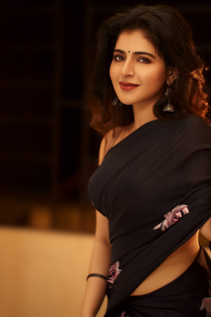 Actor Iswarya Menon Images!