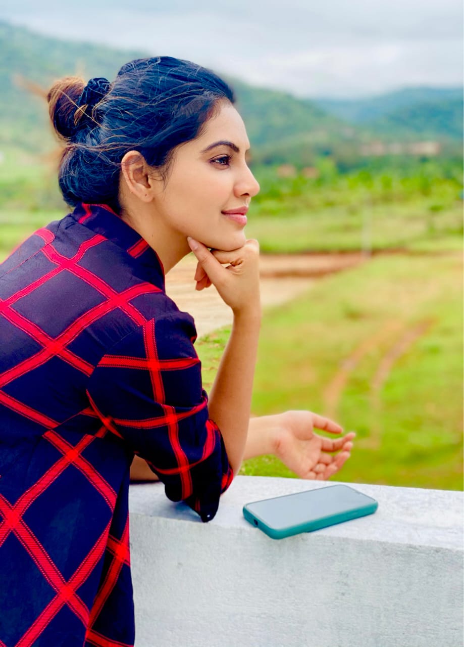 Actor Athulya Ravi Images!