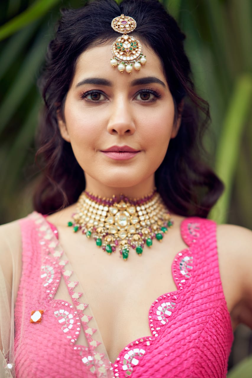 Actor Raashi Khanna Images!
