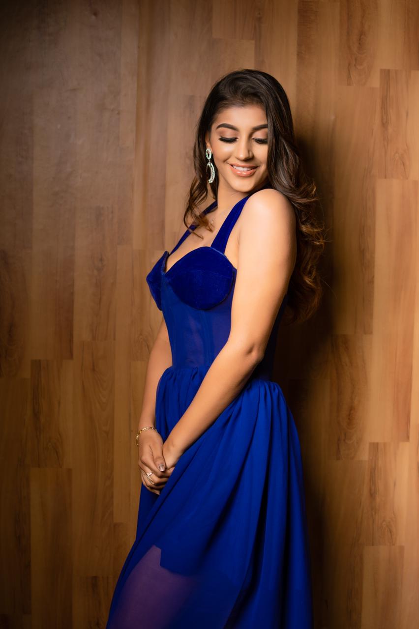 Actor Yashika Aannand Images!
