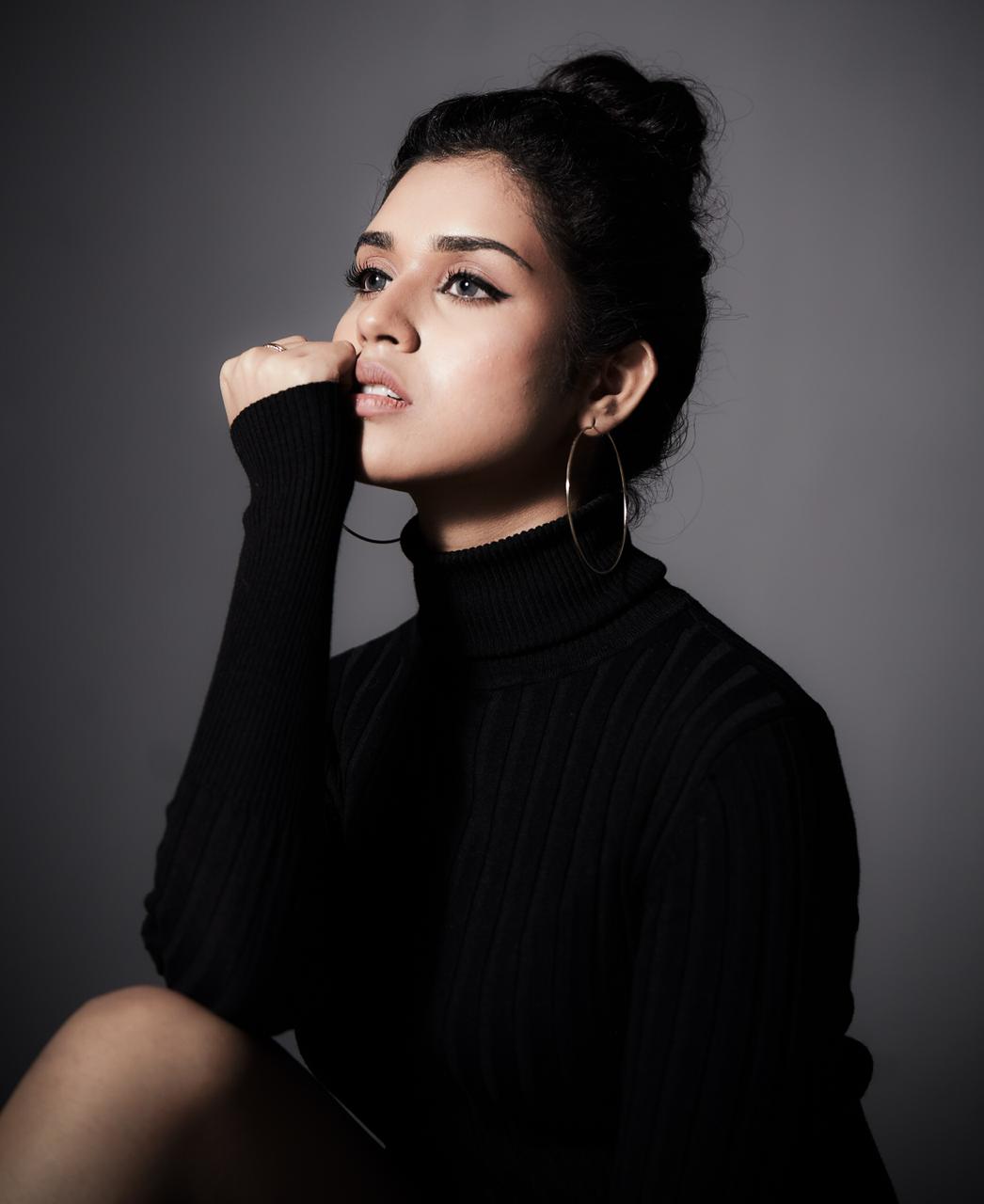 Actor Meenakshi Govindharajan Images!
