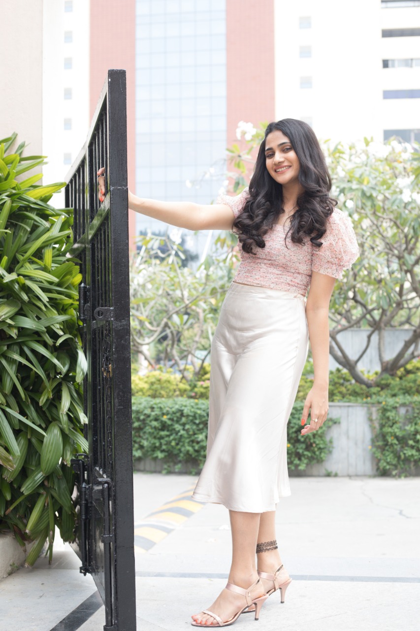 Actor Losliya Images!