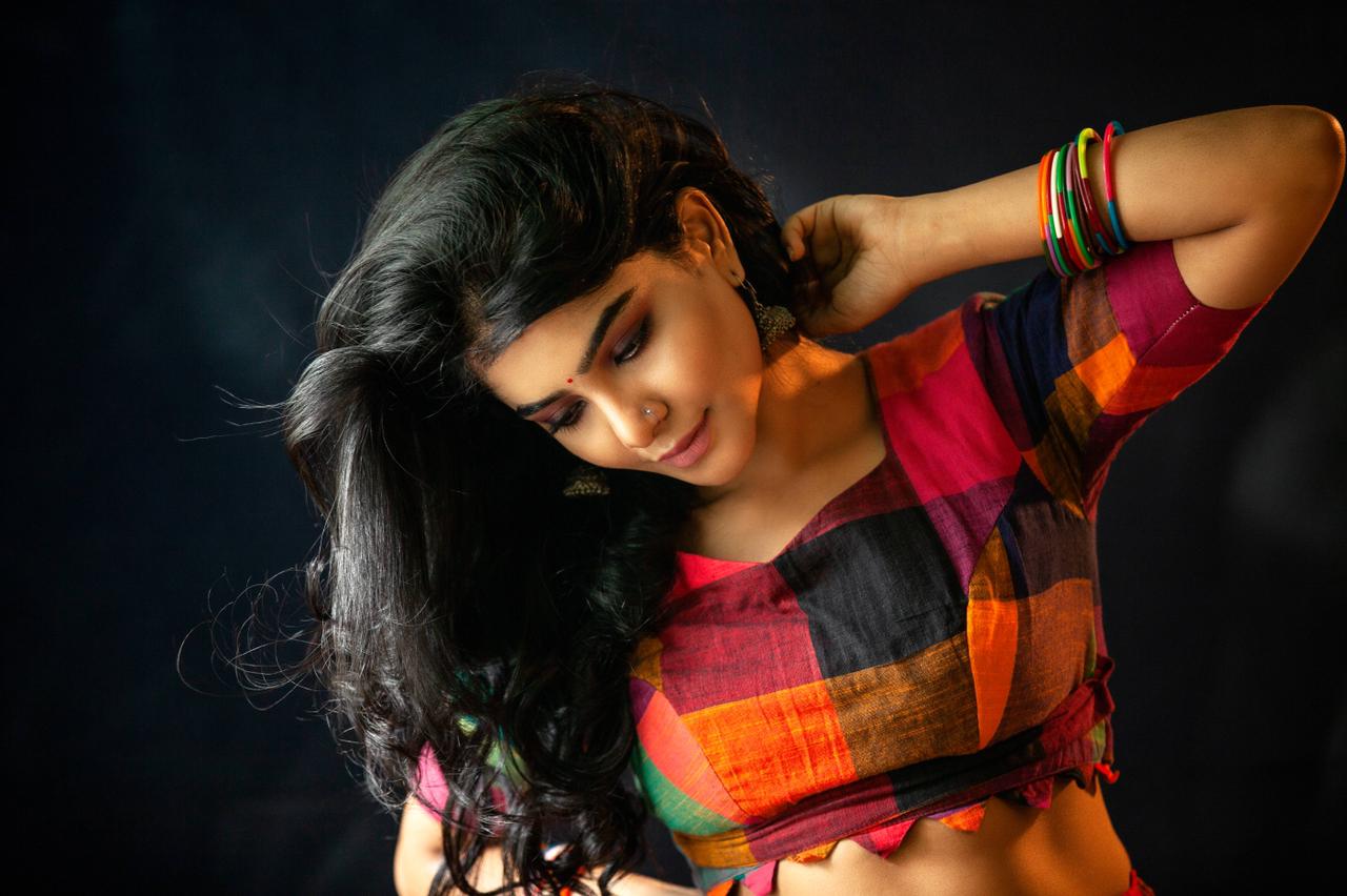 Actor Pavithralakshmi Images!