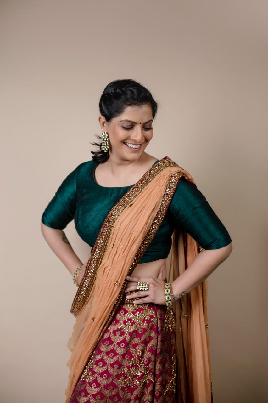 Actor Varalaxmi Sarathkumar Images!