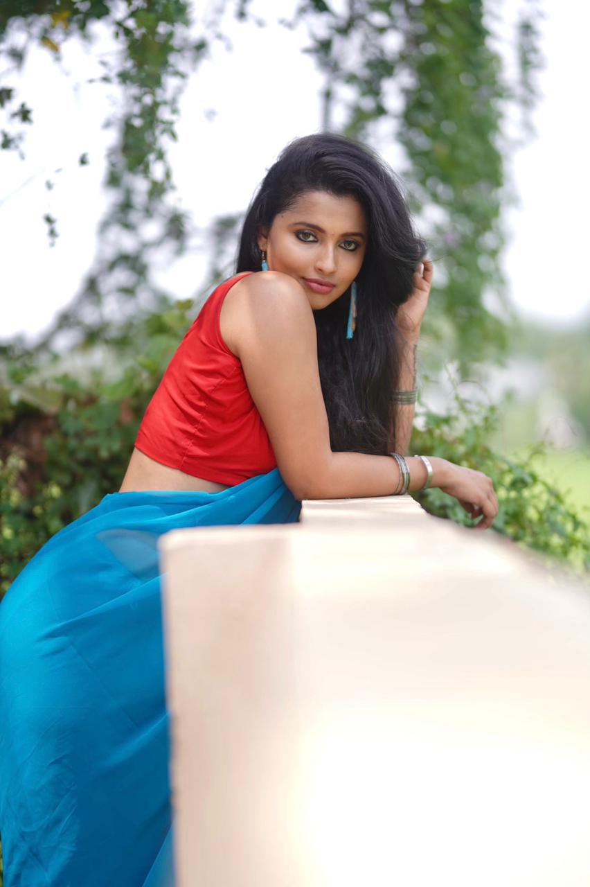 Actor Anicka Vikhraman Photoshoot Images!