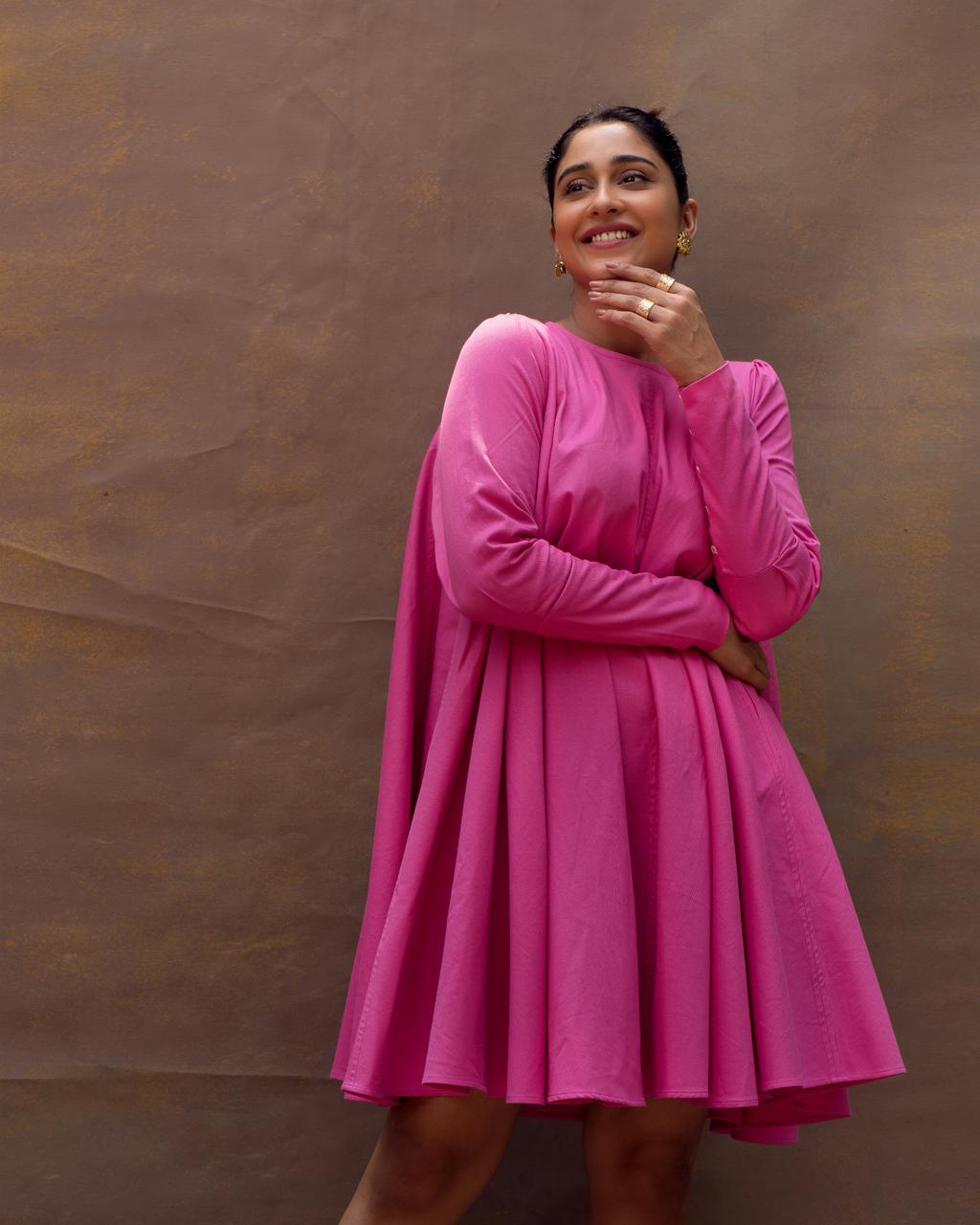 Actor Regina Cassandra Images!