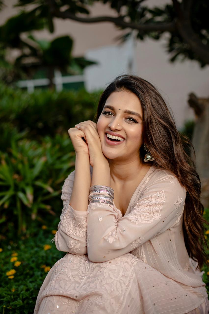Actor Nidhhi Agerwal Images!