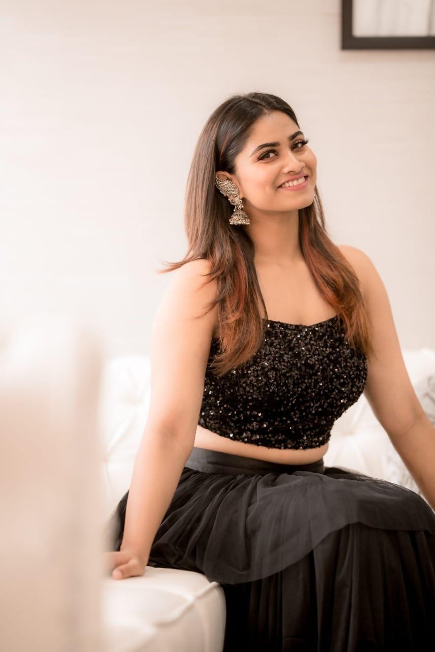 Actor Shivani Narayanan Images!