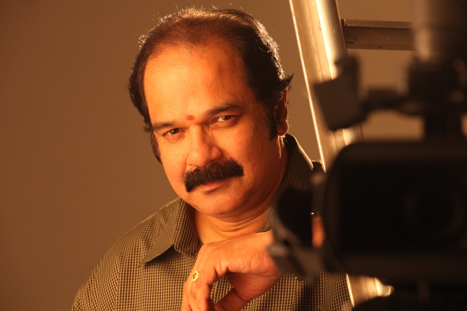 இயக்குநர் சுரேஷ் கிருஷ்ணா தயாரிக்கும் வெப் சீரீஸ் ‘ இன் த நேம் ஆப் காட்’!