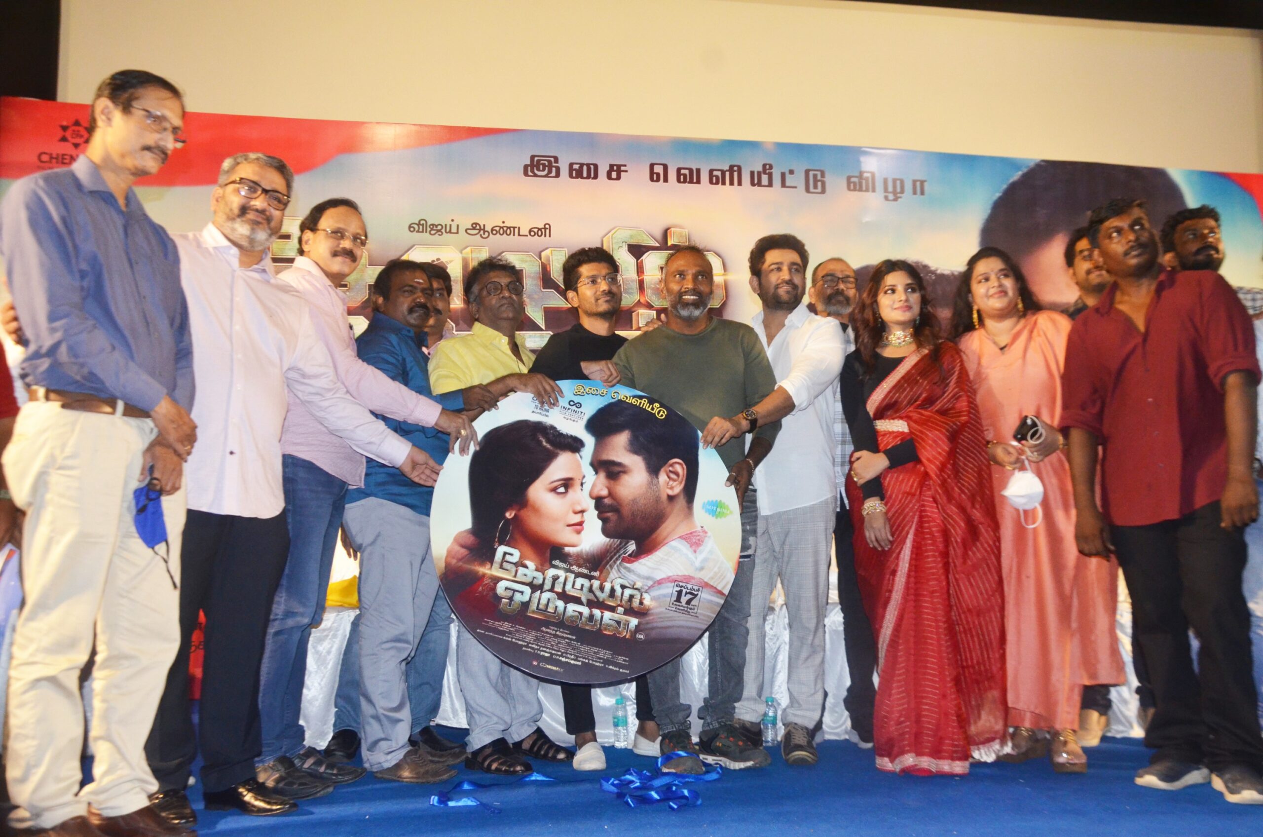 சம்பளத்தை குறைத்துக் கொள்ள முன்வந்த முதல் நடிகர் விஜய் ஆண்டனி!