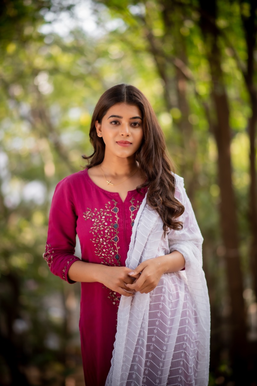 Actor Yamini Bhaskar Images!