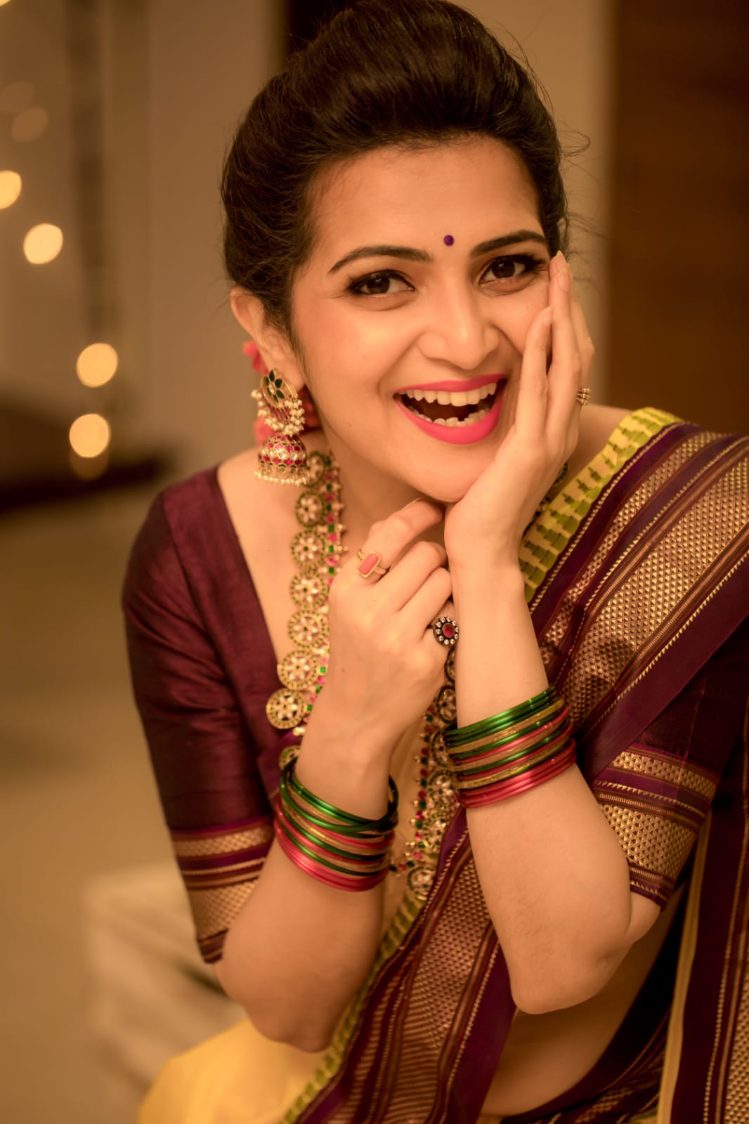 Dhivya Dharshini Images!