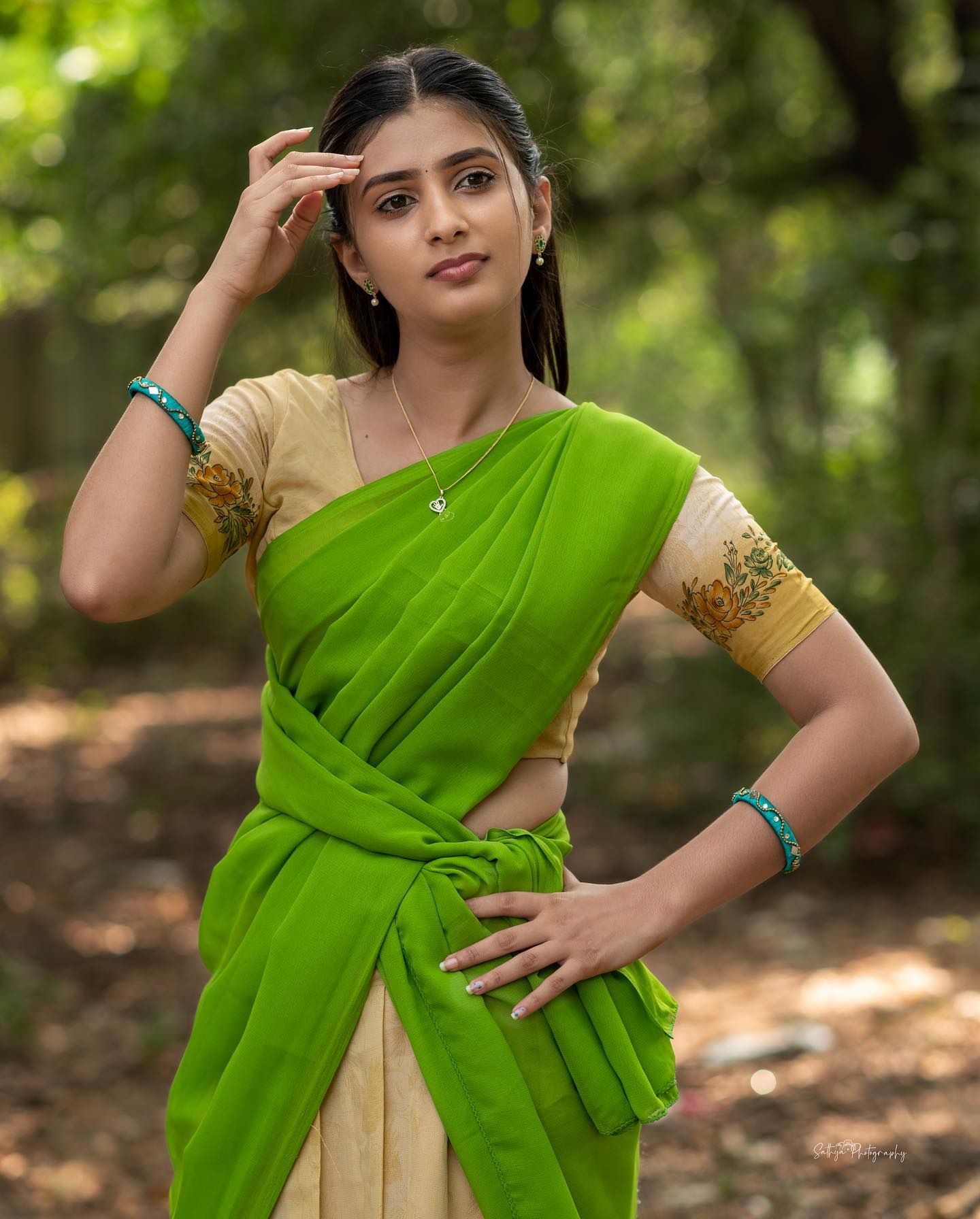 Actor Vaishu Sundar Images!
