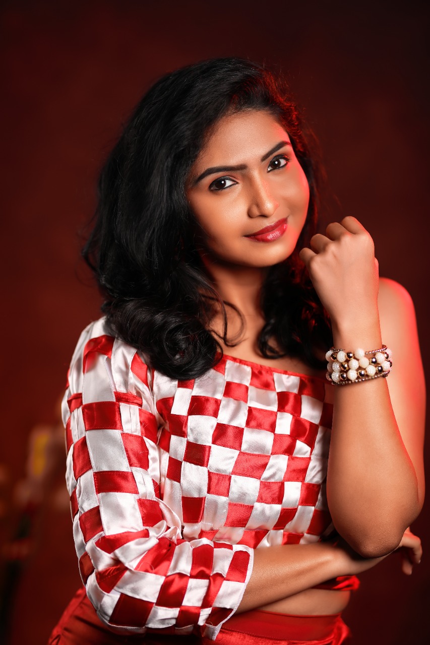Actor Venba Images!