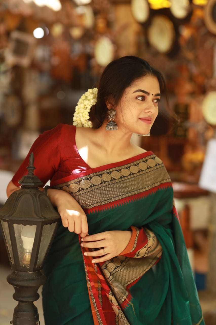 Actor Siddhiidnani Images!