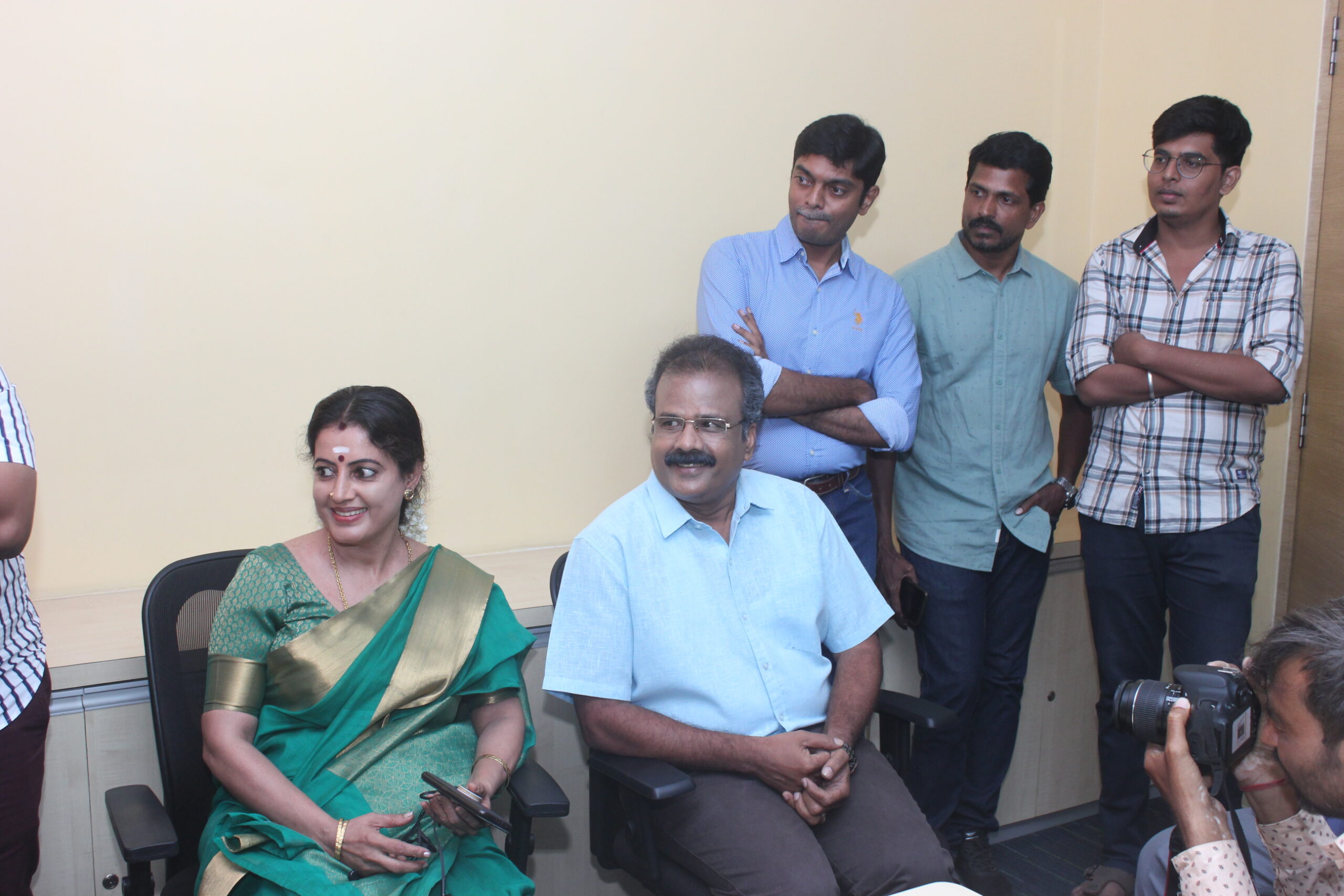 Get ready to go on an emotional yet inspirational journey of a father and mother as Zee Tamil launches Thavamaai Thavamirundhu from 18th April onwards!