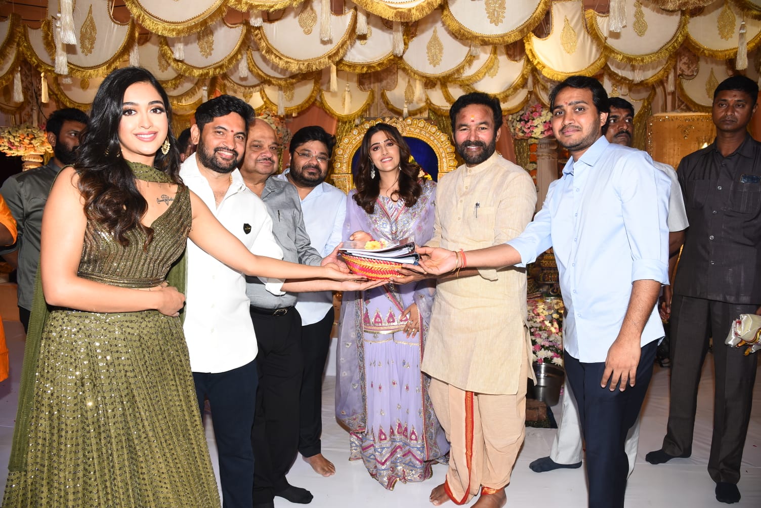 ரவிதேஜாவின் பான் இந்தியா படமான ‘டைகர் நாகேஸ்வரராவ்’ படப்பிடிப்பு தொடங்கியது!