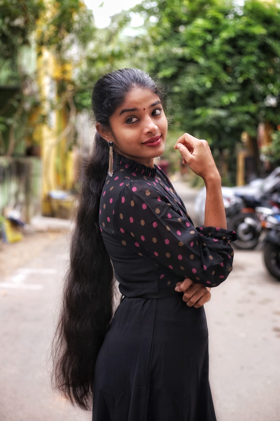 ஜல்லிக்கட்டு காளையை வளர்க்கும் நடிகை ஷீலா ராஜ்குமார்!