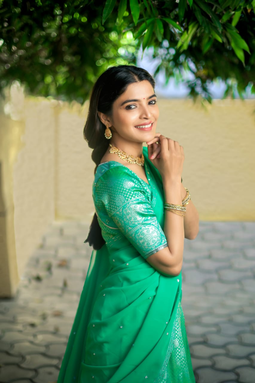 Actor Sanchita Shetty Images
