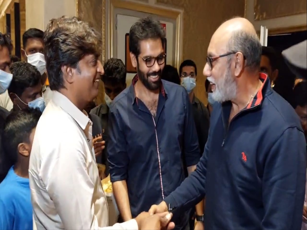 ரசிகர்களின் கைதட்டல்களை பெற்ற ‘மாயோன்’ படக்குழுவினர்!