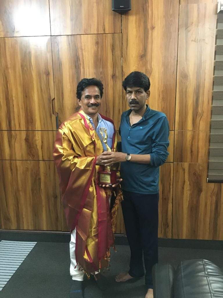 முதல் படத்திலேயே விருது வாங்கிய கலை இயக்குநர் பாலசந்தர்