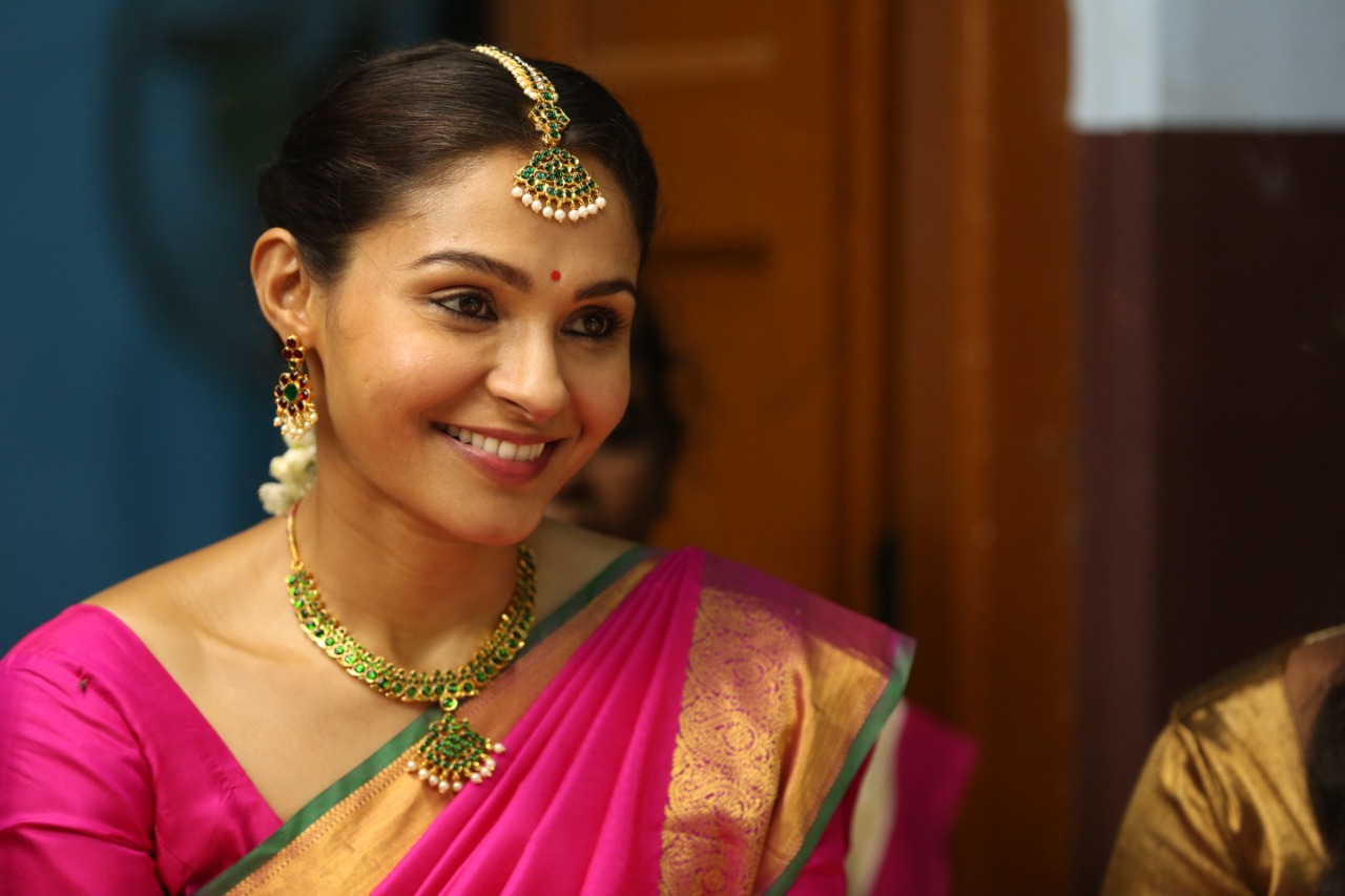 நவம்பர் 18ம் தேதி சோனி லிவ் ஓடிடி தளத்தில் வெளியாகும் ‘அனல் மேலே பனித்துளி’ திரைப்படம்!
