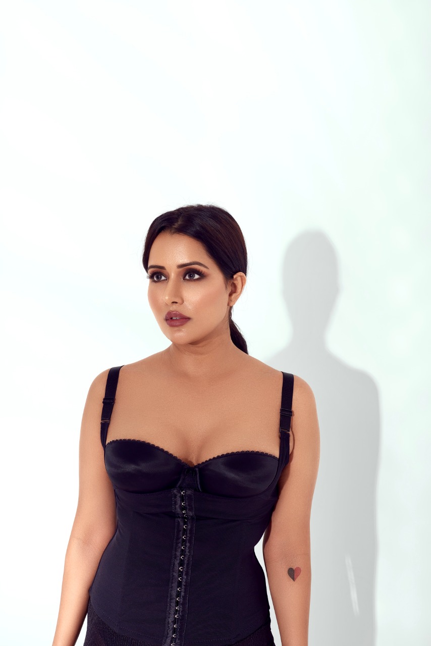 Actor Raiza Wilson Images