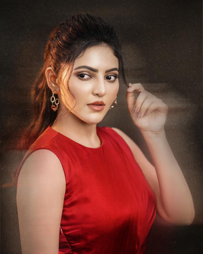Athulya Ravi Images