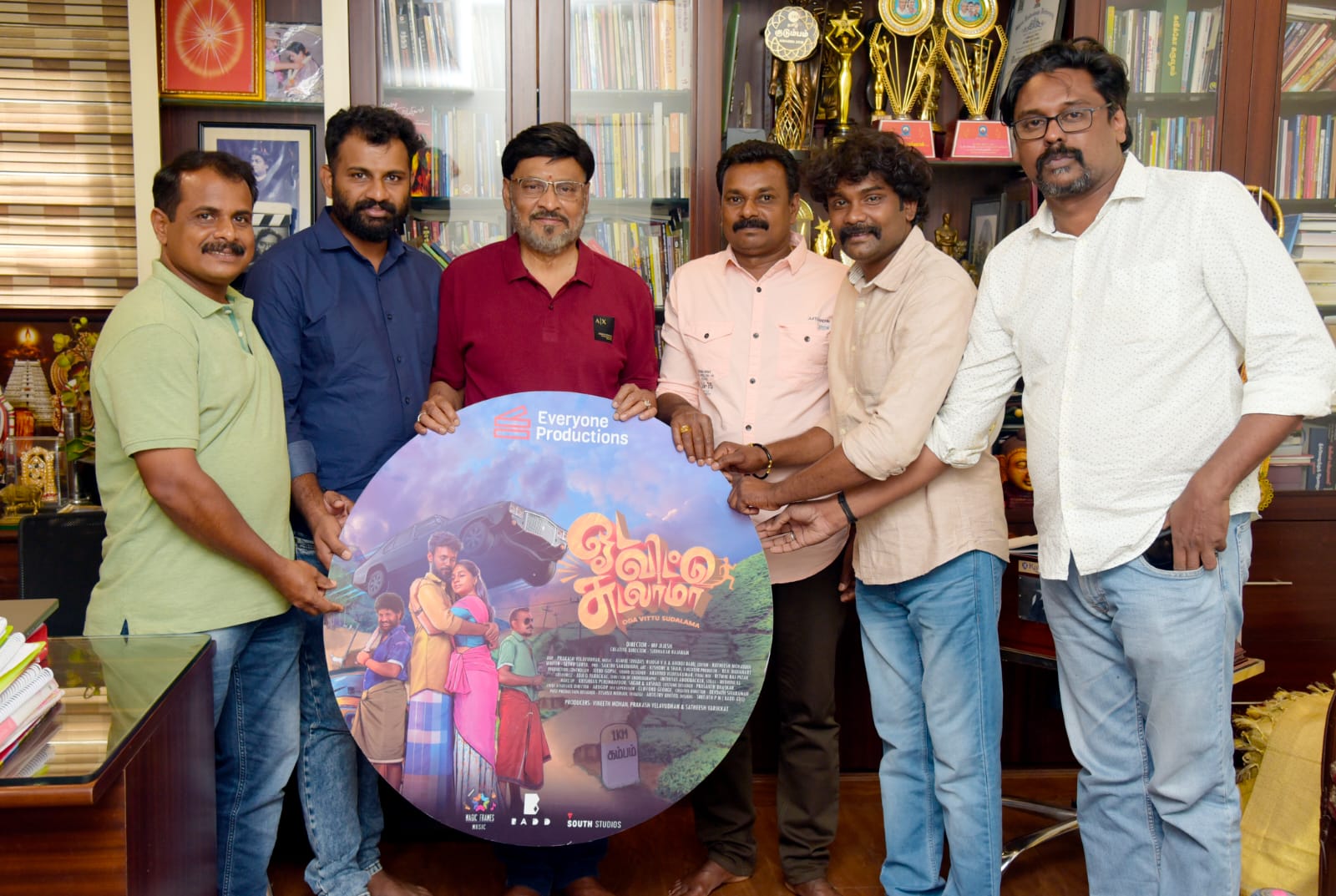 100 திரைப் பிரமுகர்கள் வெளியிட்டுள்ள ‘ஓட விட்டு சுடலாமா’ படத்தின் பாடல்!
