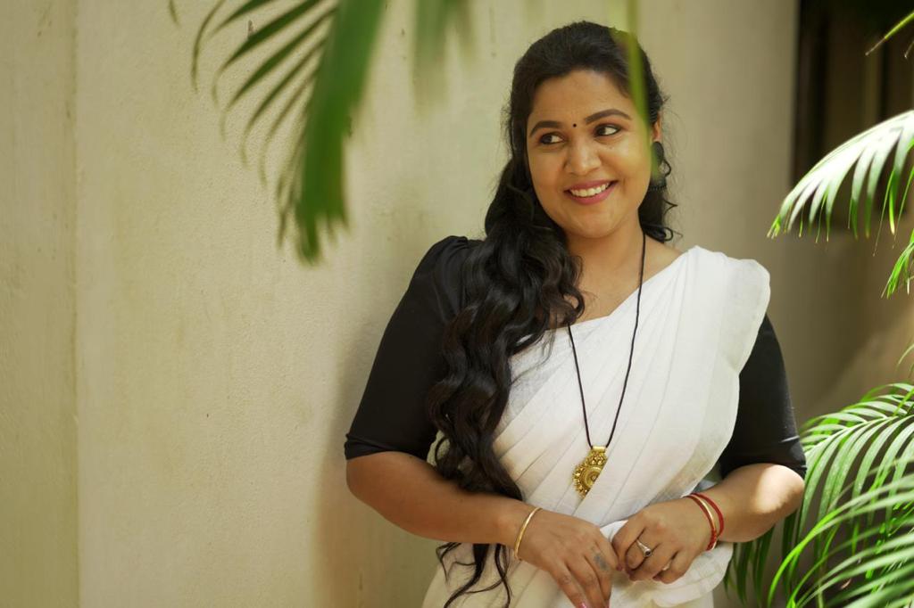 டைரக்டர் பாலாவின் குடும்பத்தில் இருந்து அறிமுகமாகும் பெண் தயாரிப்பளார்!