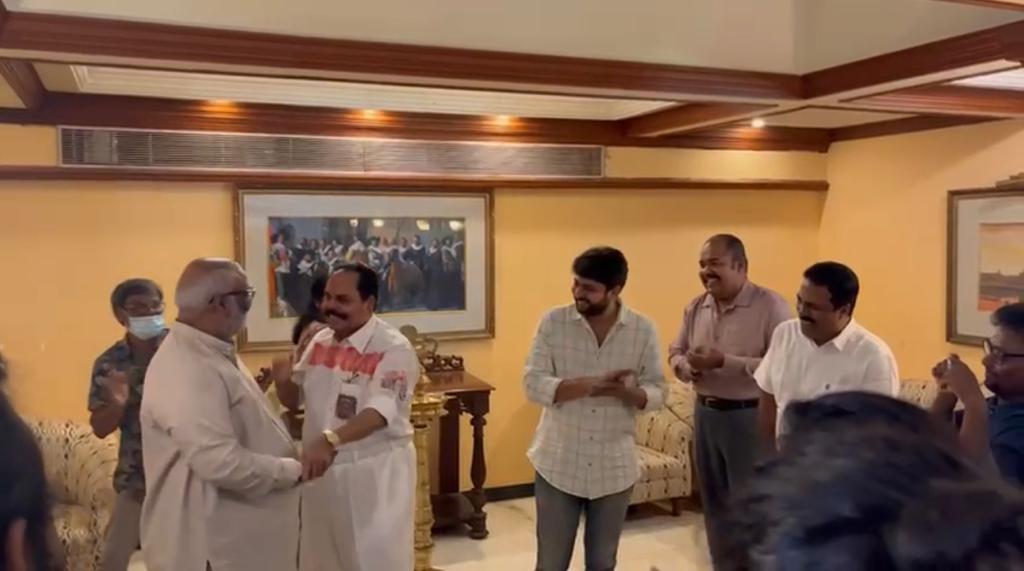 தயாரிப்பாளர்  K.T.குஞ்சுமோனுக்கு வாழ்த்துப் பாடல்!