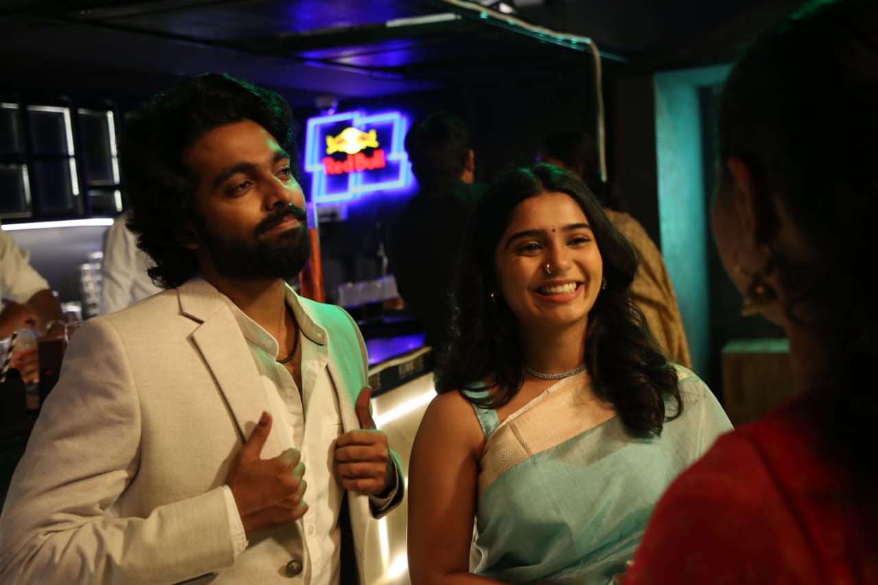 ரசிகர்களின் ஏகோபித்த பாராட்டை குவித்து வரும் ‘அடியே’!