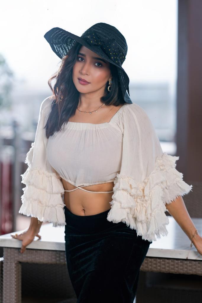 Sakshi Agarwal latest images!
