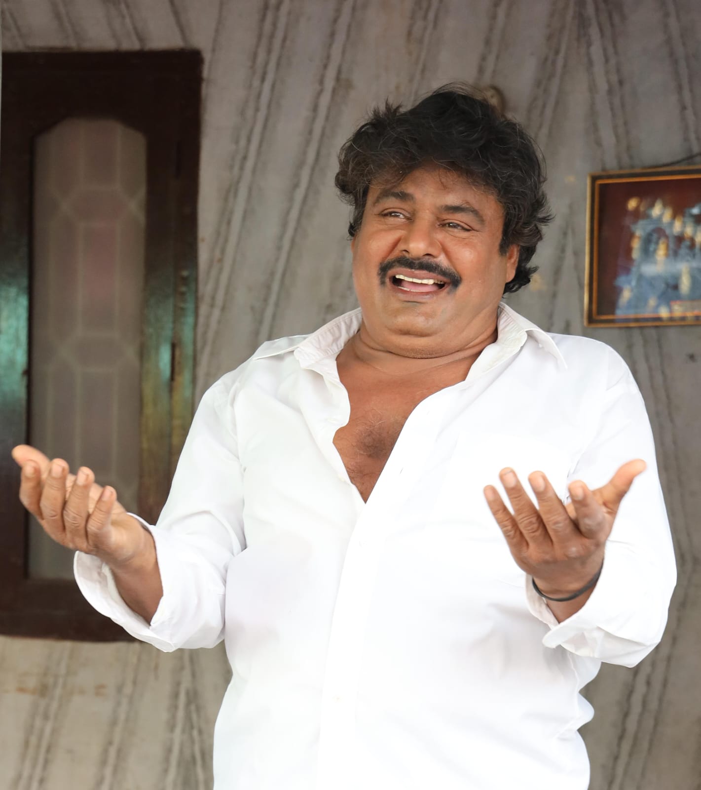 மன்சூர் அலிகான் எழுதி, இசையமைக்கும் பக்தி பாடல்!