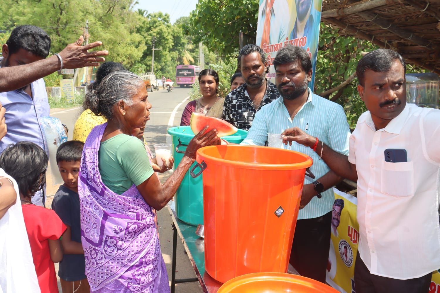 மக்கள் பணியில் மக்கள் நல இயக்கம்