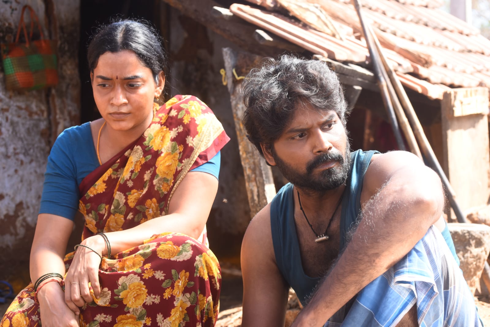 வித்தியாமான இரு பின்னணிக் கதைகளை பிணைத்து வரும் நாற்கரப்போர்!
