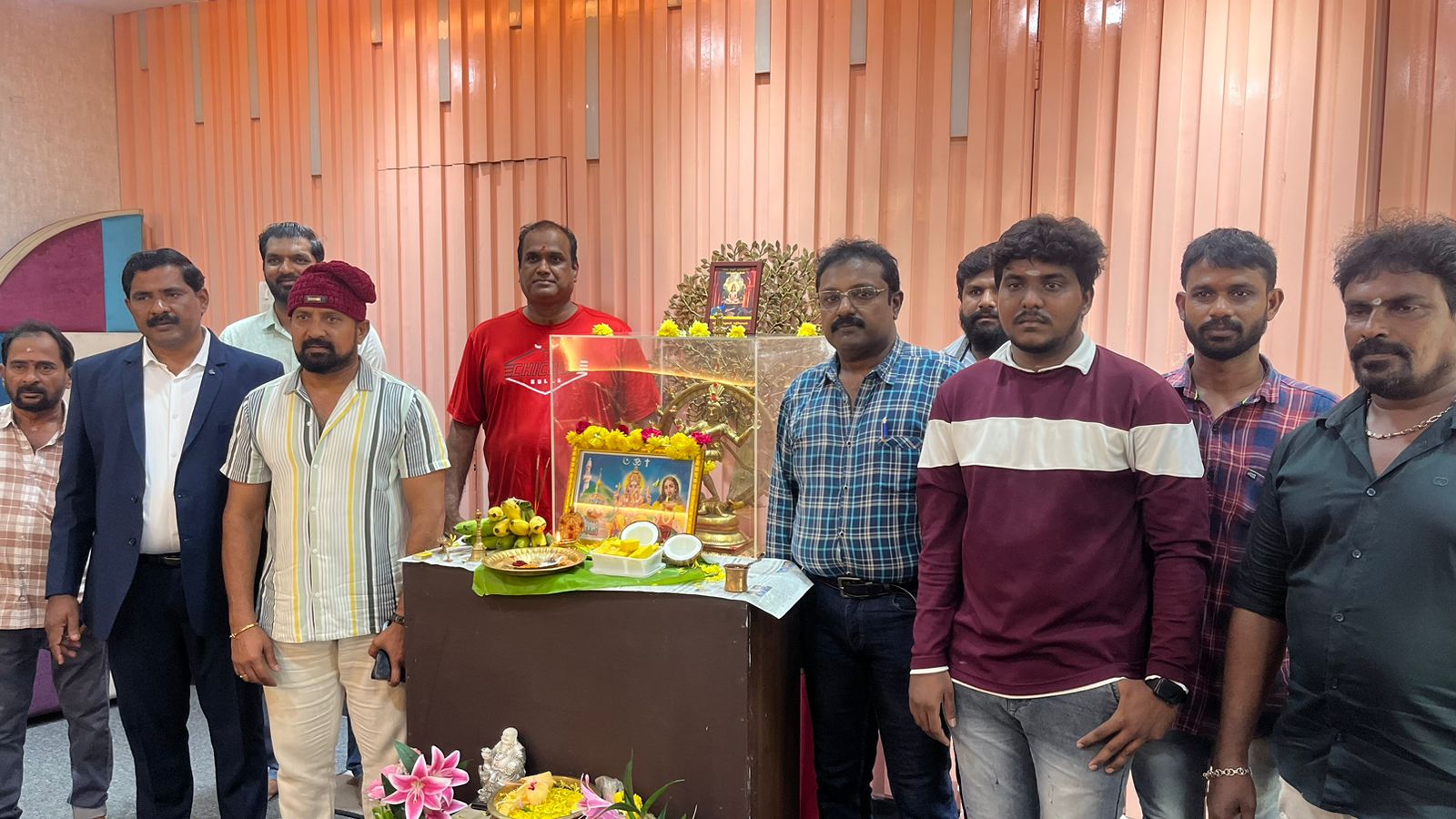 ரெட் ஃப்ளவர்’ படத்தின் டப்பிங் பணி தொடங்கியது!