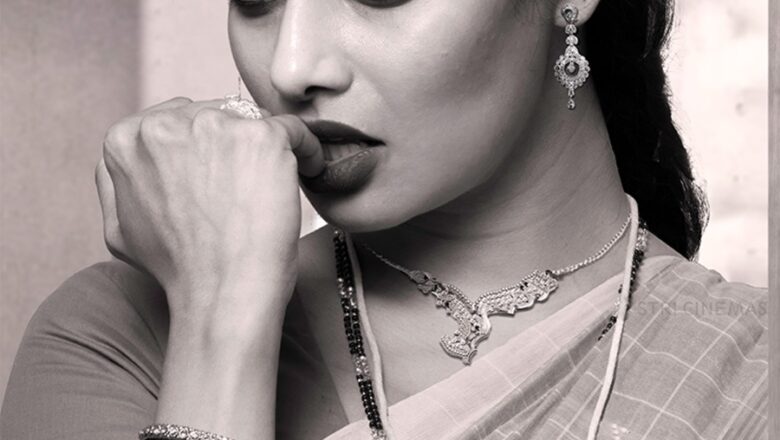 SILK SMITHA – Queen of the South