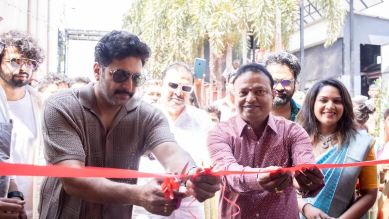 ECR அக்கரையில் ஈரோடு ஸ்டைலிலான ‘சட்டி கறி’ உணவகம்!