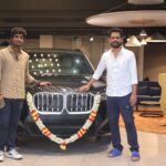 ‘டூரிஸ்ட் ஃபேமிலி’  இயக்குநர்  அபிஷன் ஜீவிந்த்திற்கு  கல்யாண பரிசு!