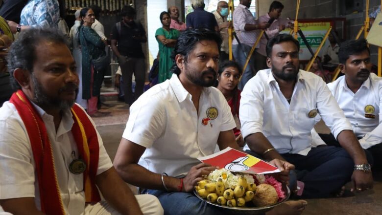 வடபழனி முருகன் பாதத்தில் தவெக கொடி மற்றும் சின்னம்!